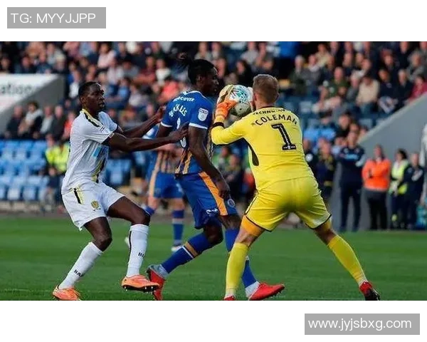 莫雷坎比与卡利斯尔联的对决揭示英甲联赛的激烈竞争与精彩瞬间